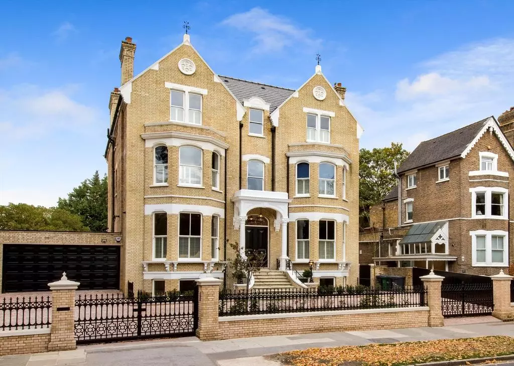 cumberland house kew road