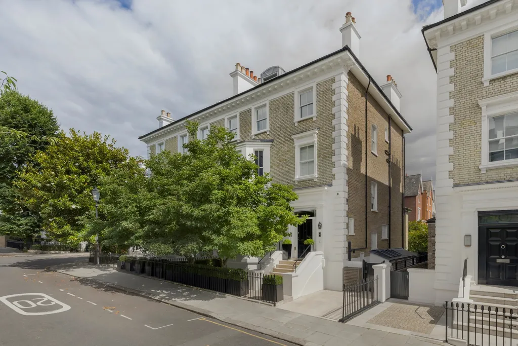 luxury house for sale in Phillimore Gardens kensington