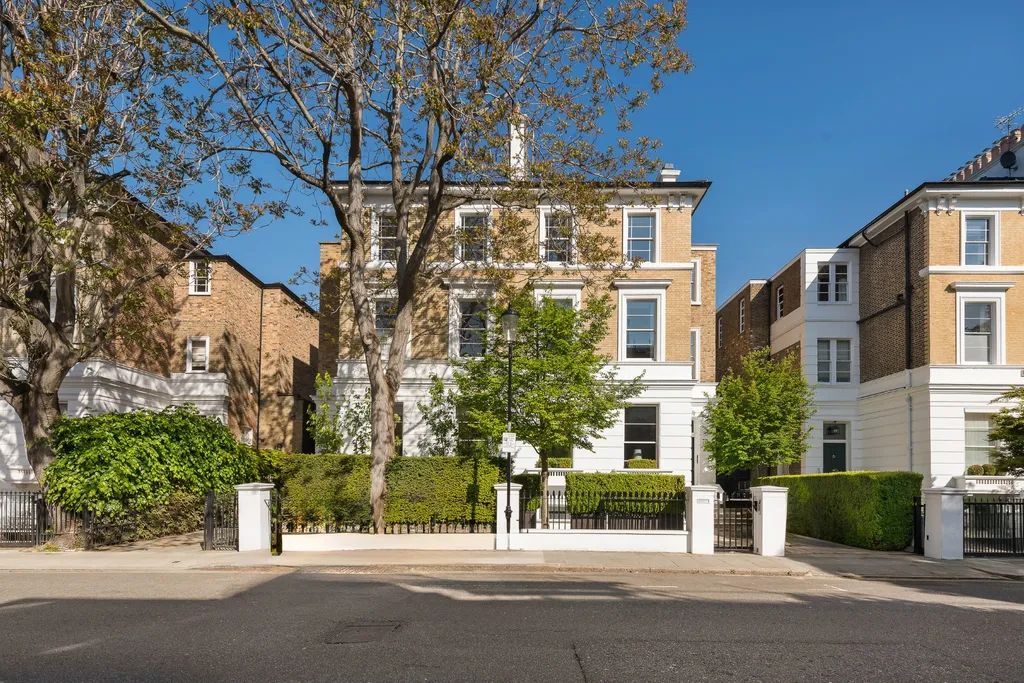 Tregunter Road london for sale