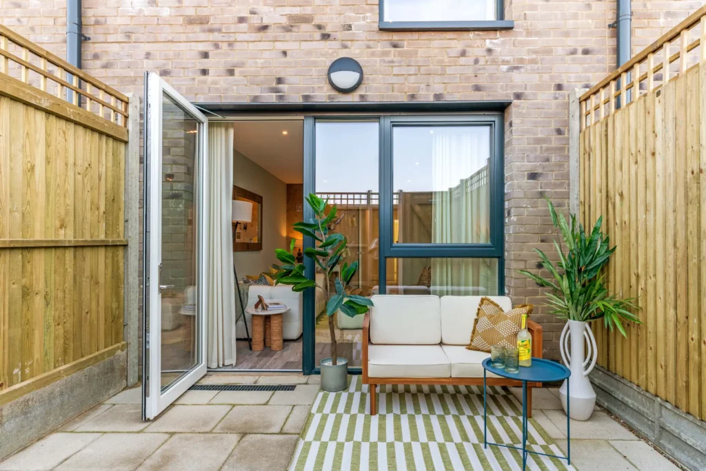 parkside triangle waddon exterior