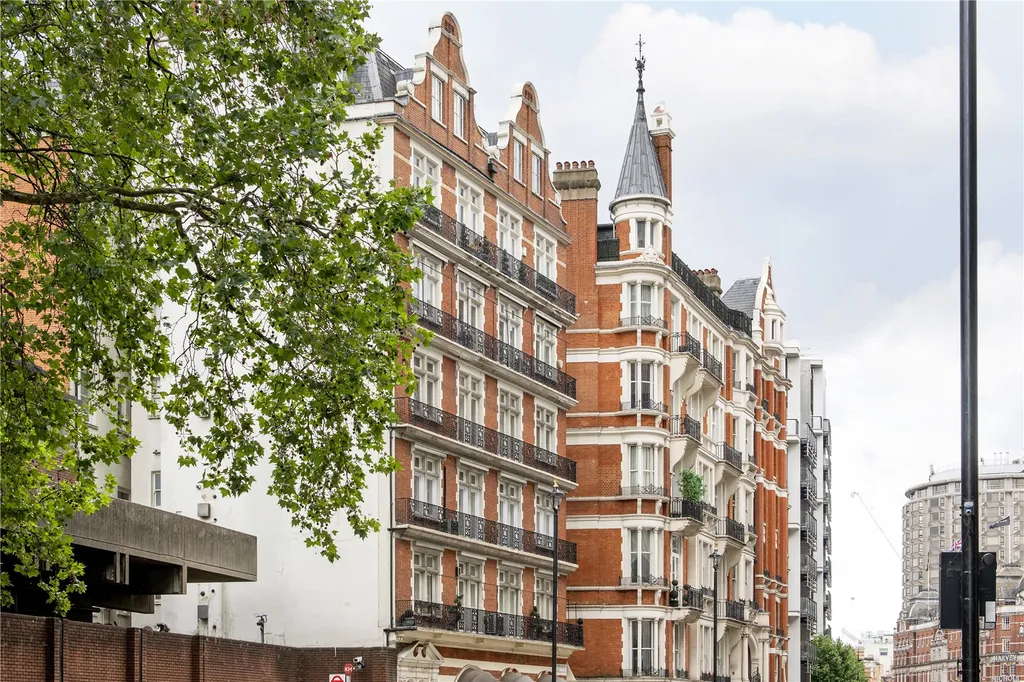 Albert Gate Court for sale