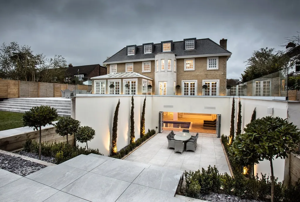 6 bed detached house for sale Camlet Way, Hadley Wood EN4