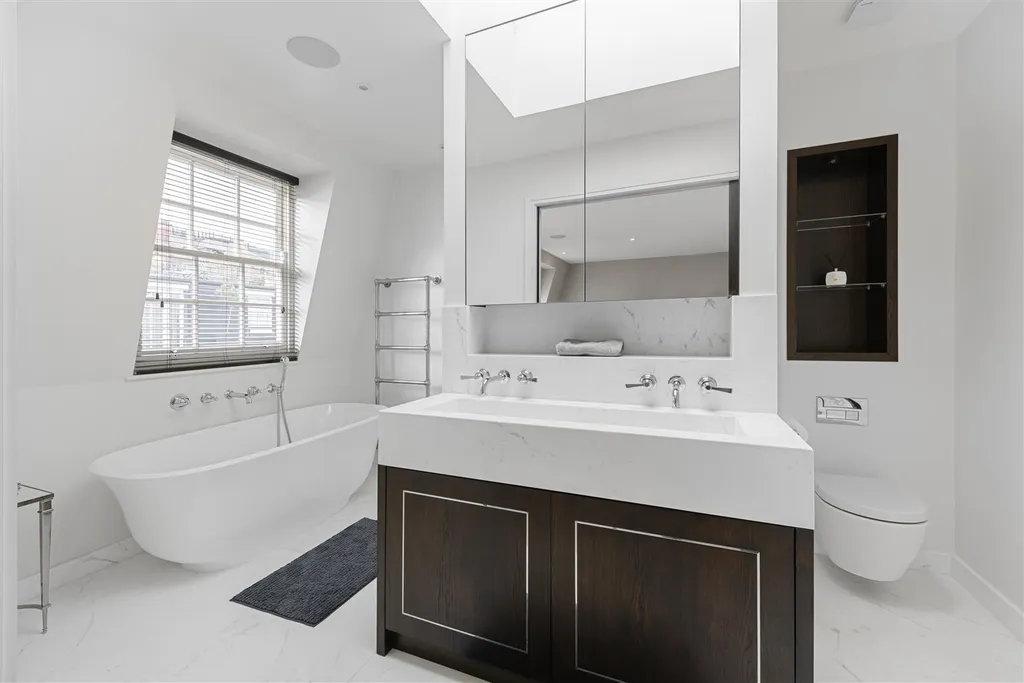 5 bed property for sale Princes Gate Mews, South Kensington SW7