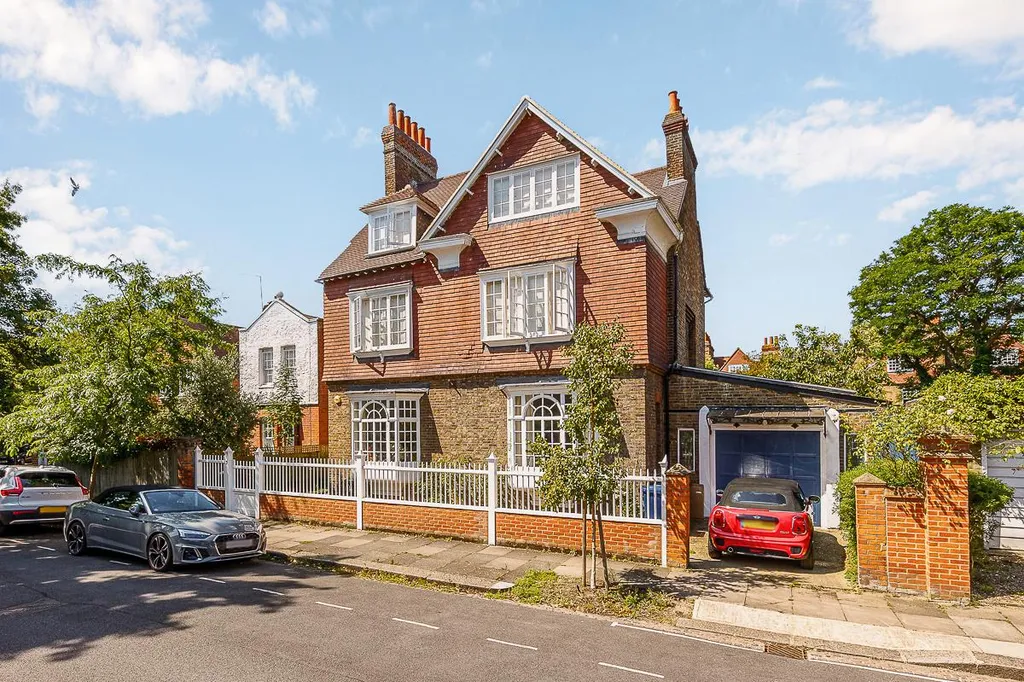 6 bed detached house for sale Queen Anne’s Gardens, Bedford Park, London W4