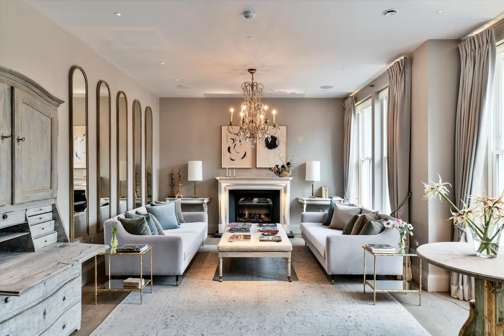 a living room inside a luxury house for sale in Roehampton gate