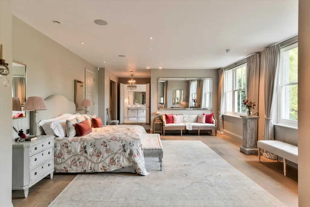 a luxury bathroom at roehampton gate