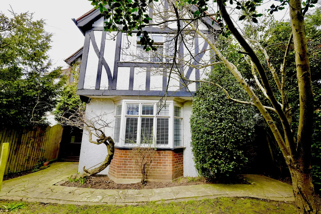 4 bed detached house for sale Whitgift Avenue, South Croydon CR2