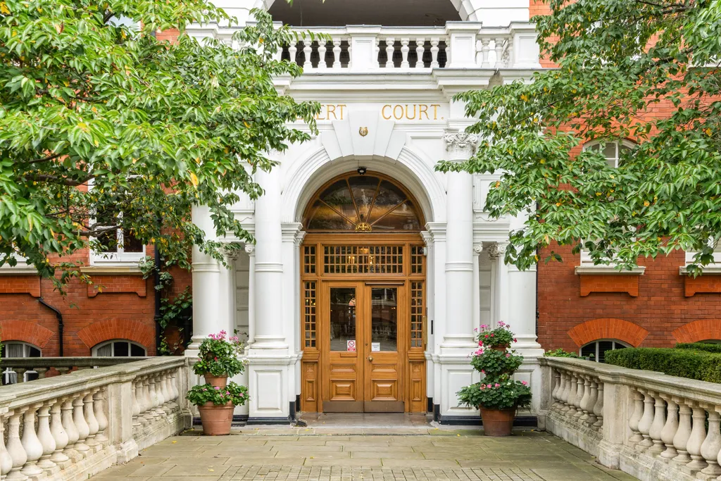4 bed flat for sale Prince Consort Road, London SW7